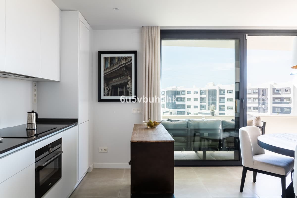 Middle Floor Apartment in Fuengirola — photo 10 of 10