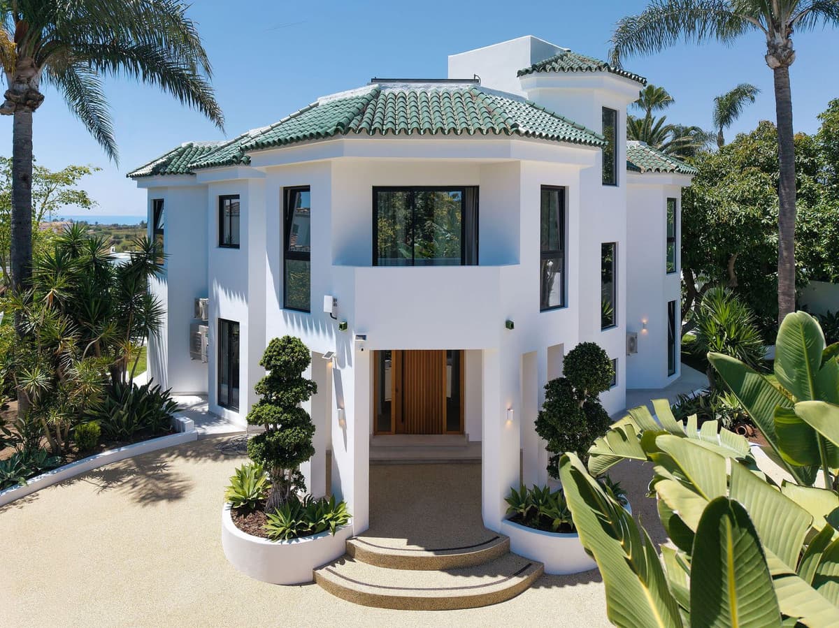 Detached Villa in Bel Air — photo 2 of 10