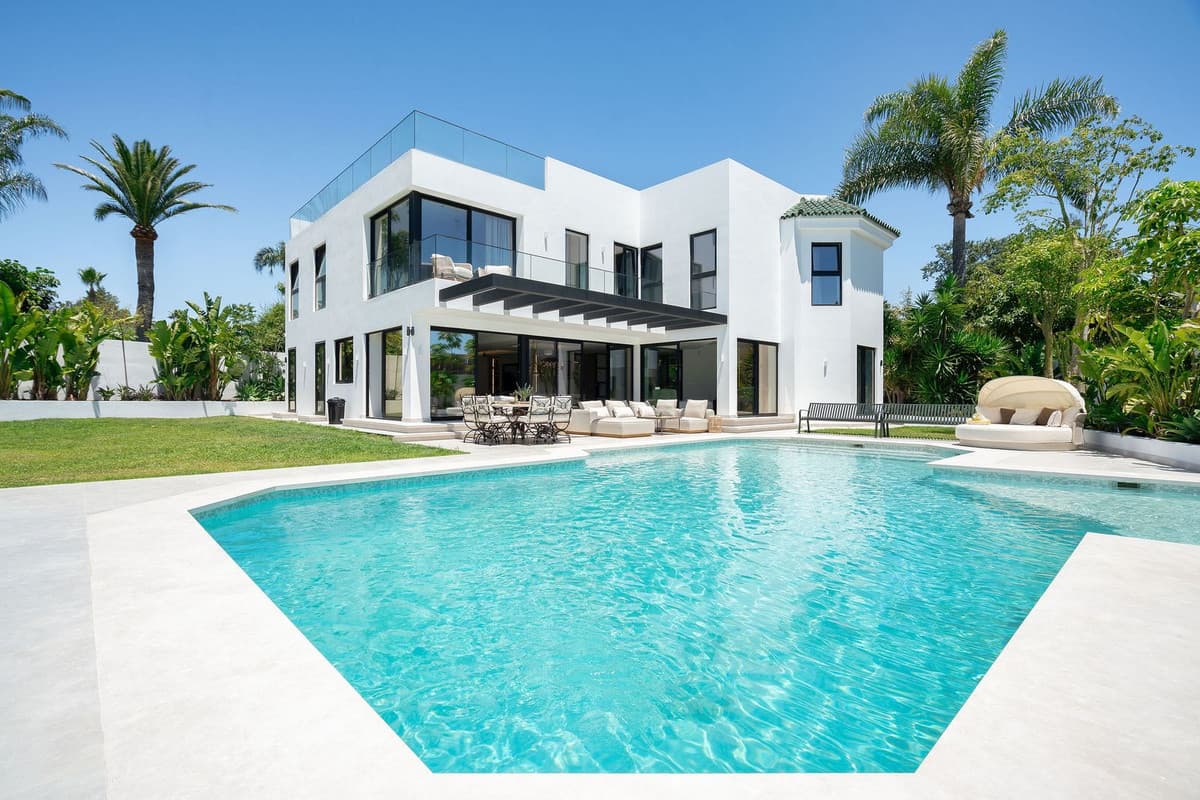 Detached Villa in Bel Air — photo 9 of 10