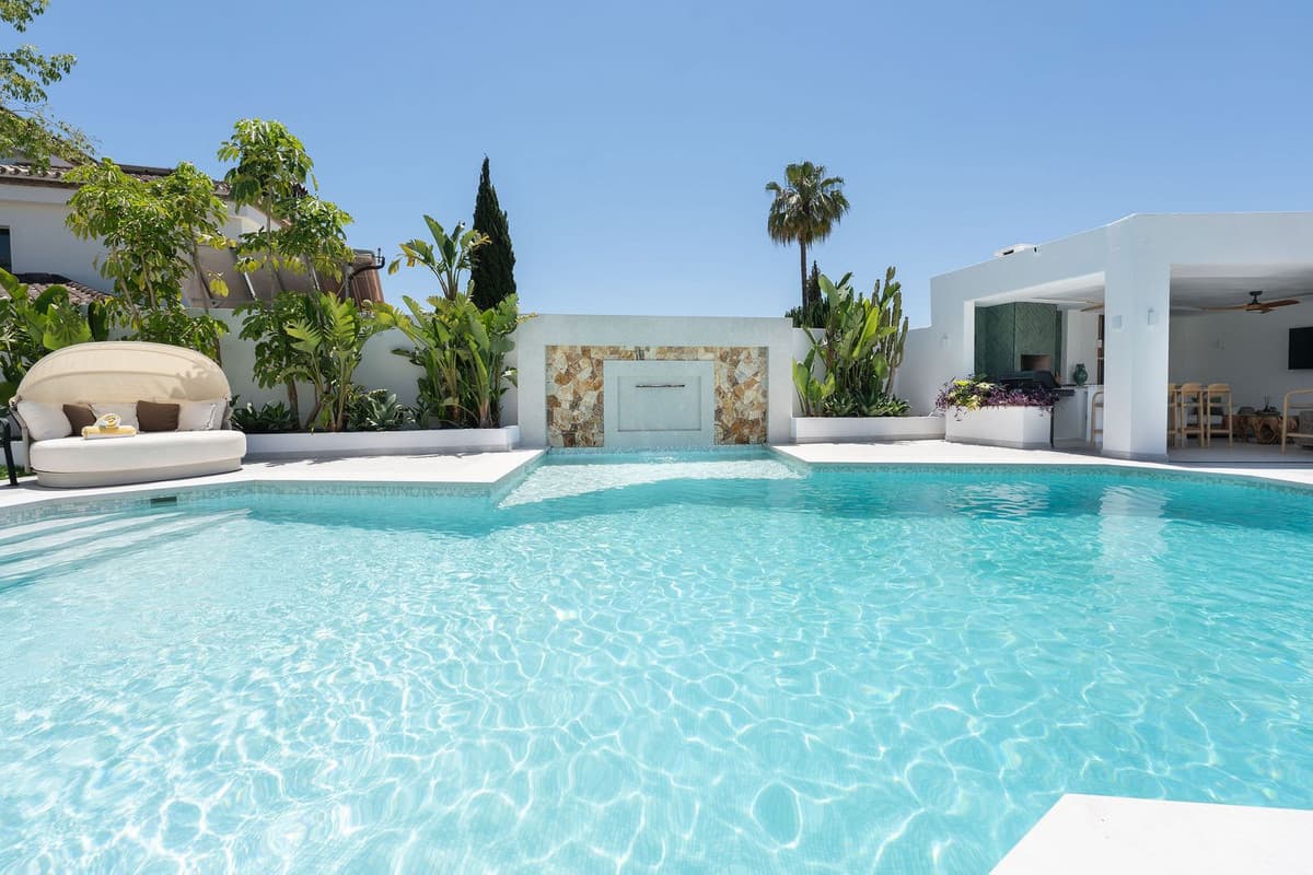 Detached Villa in Bel Air — photo 10 of 10