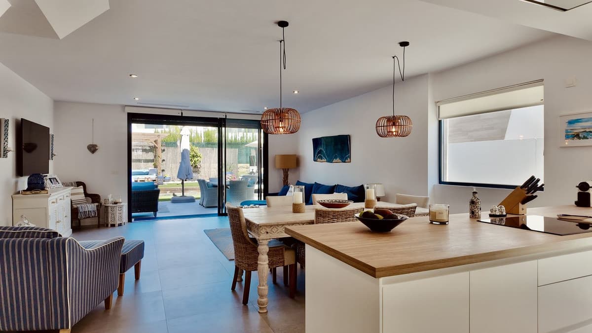 Semi-Detached House in New Golden Mile — photo 5 of 10