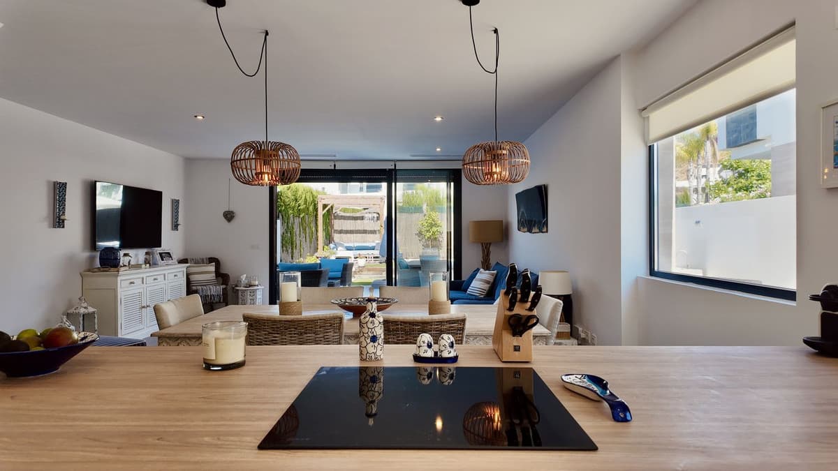 Semi-Detached House in New Golden Mile — photo 6 of 10