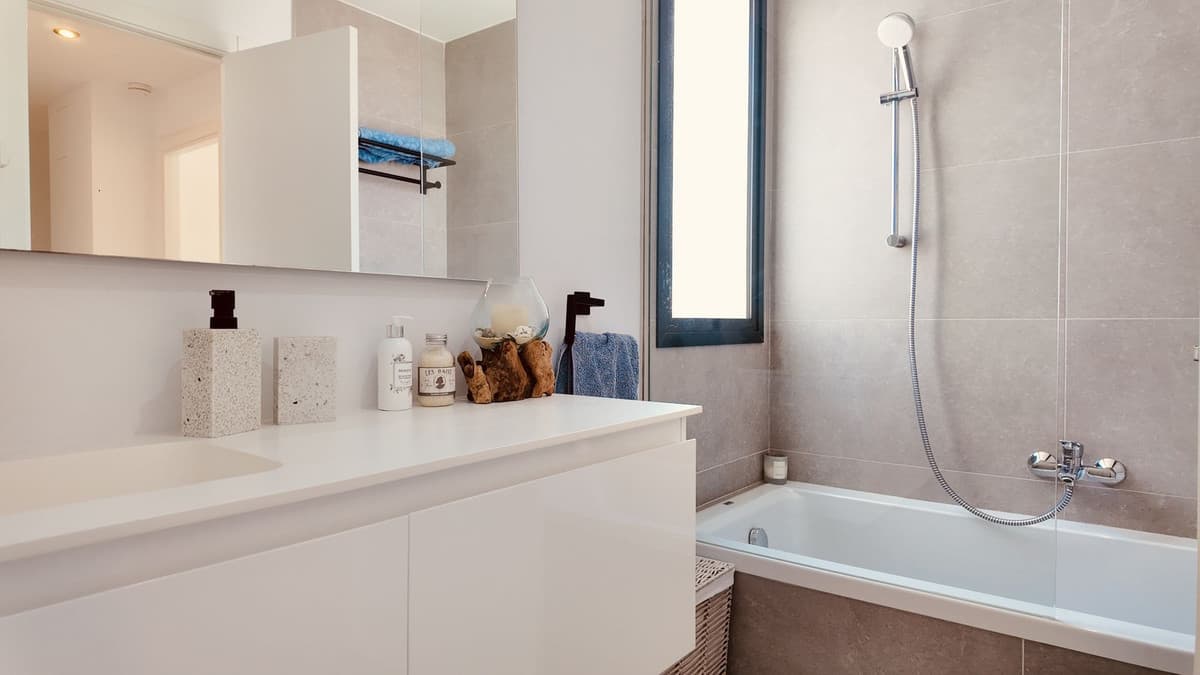 Semi-Detached House in New Golden Mile — photo 9 of 10