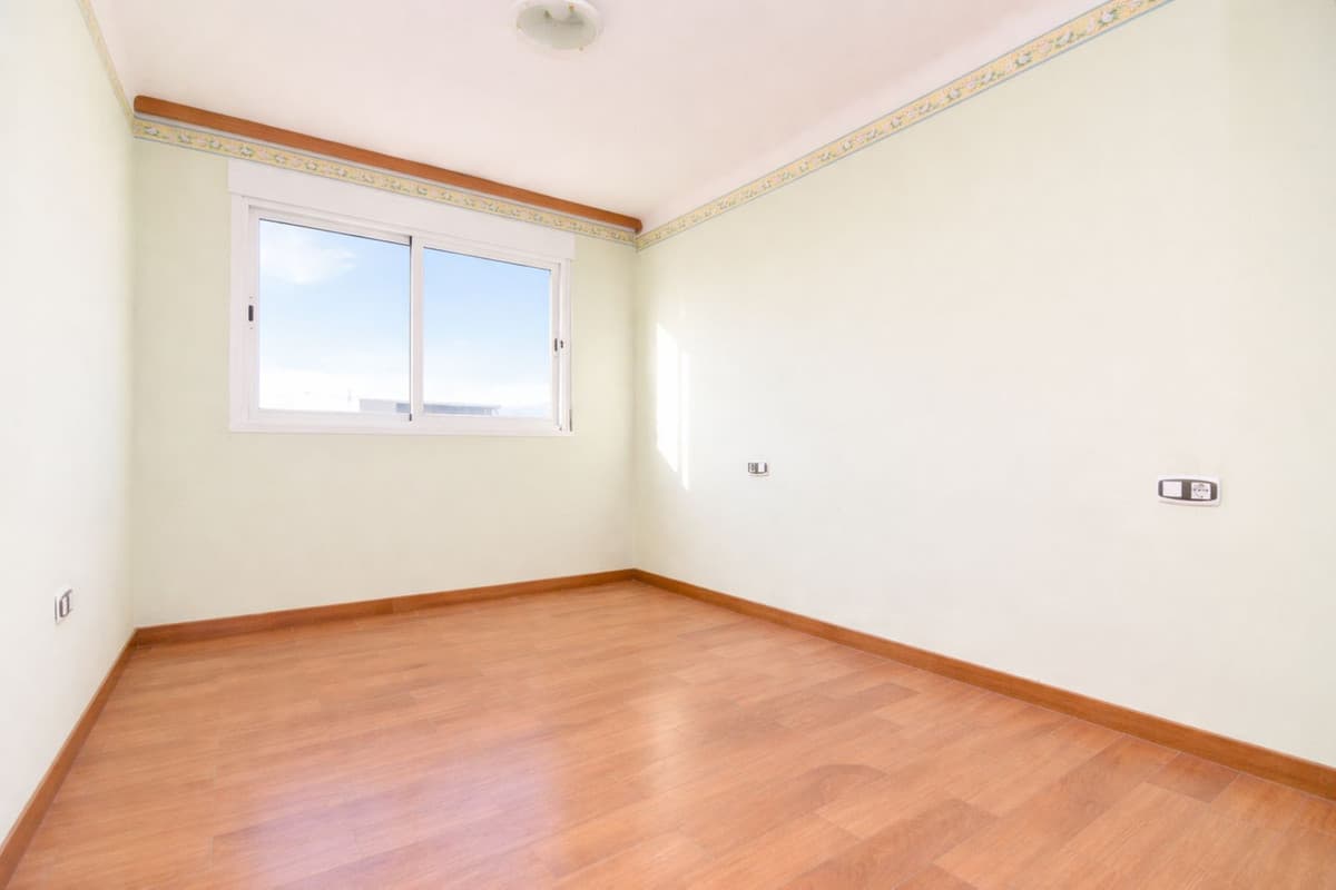 Middle Floor Apartment in Málaga Centro — photo 9 of 10