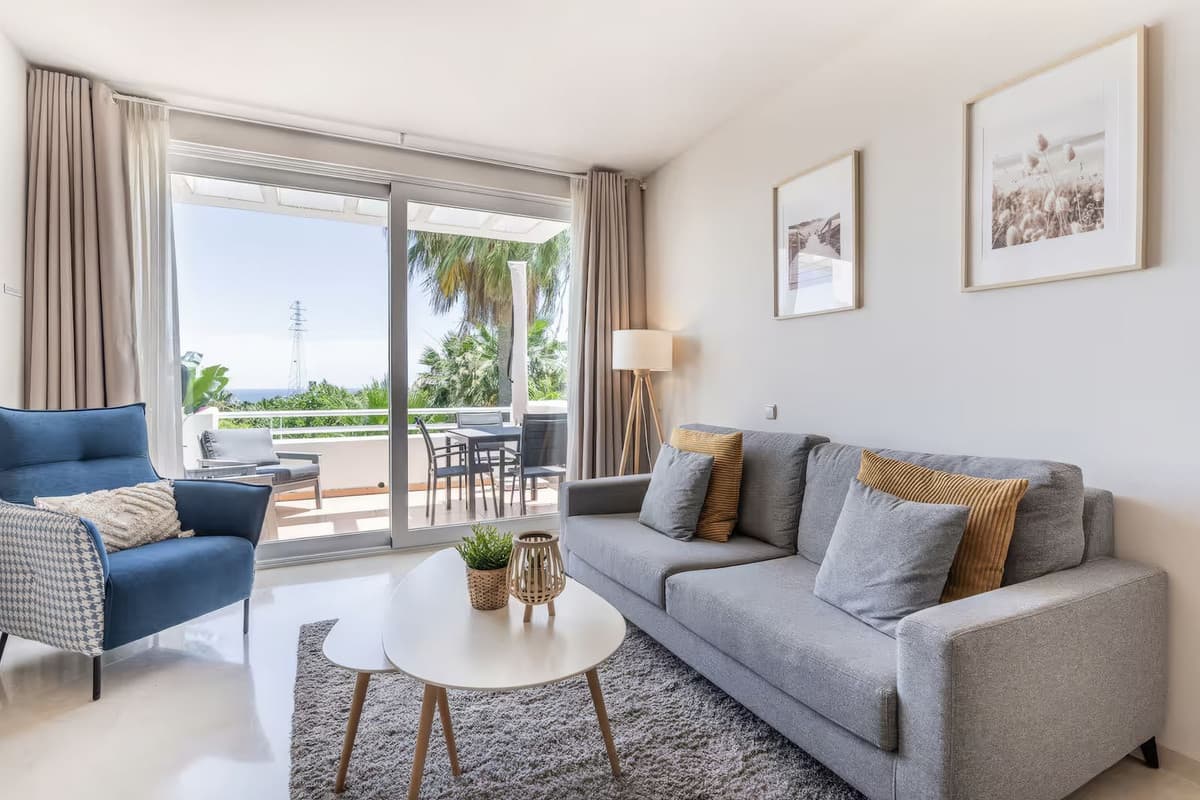 Middle Floor Apartment in Estepona — photo 10 of 10