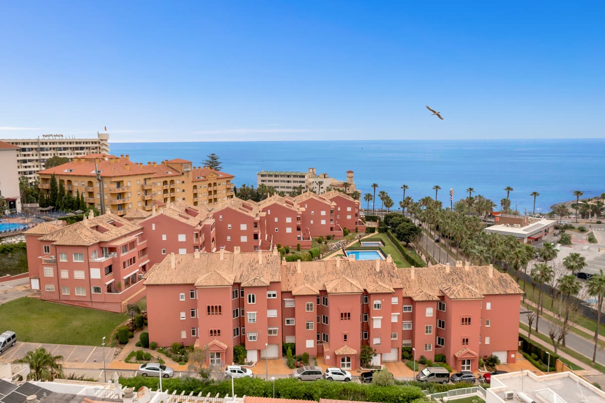 Middle Floor Apartment in Benalmadena Costa — photo 1 of 10