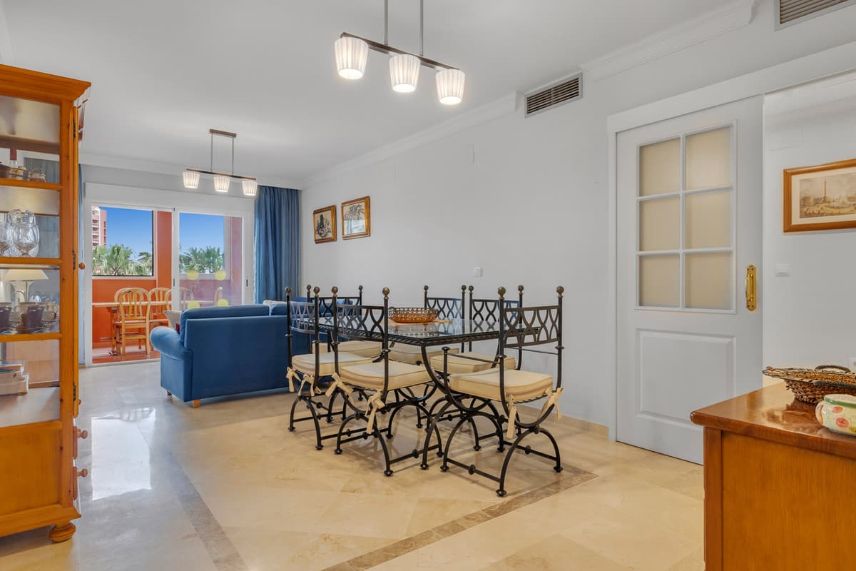 Middle Floor Apartment in Benalmadena Costa — photo 2 of 10