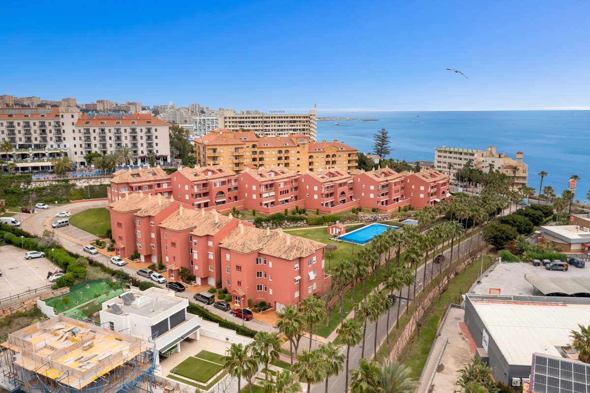 Middle Floor Apartment in Benalmadena Costa — photo 7 of 10