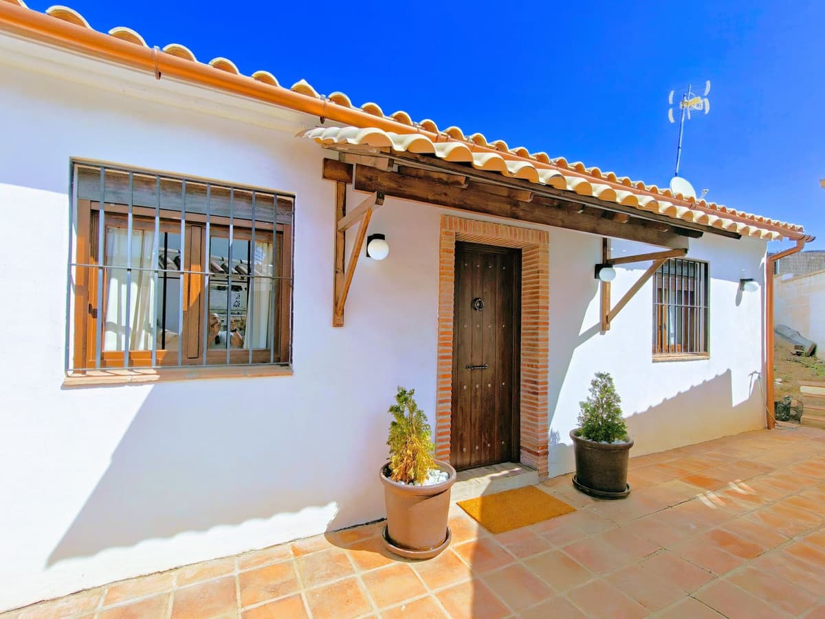 Detached Villa in El Faro — photo 1 of 10