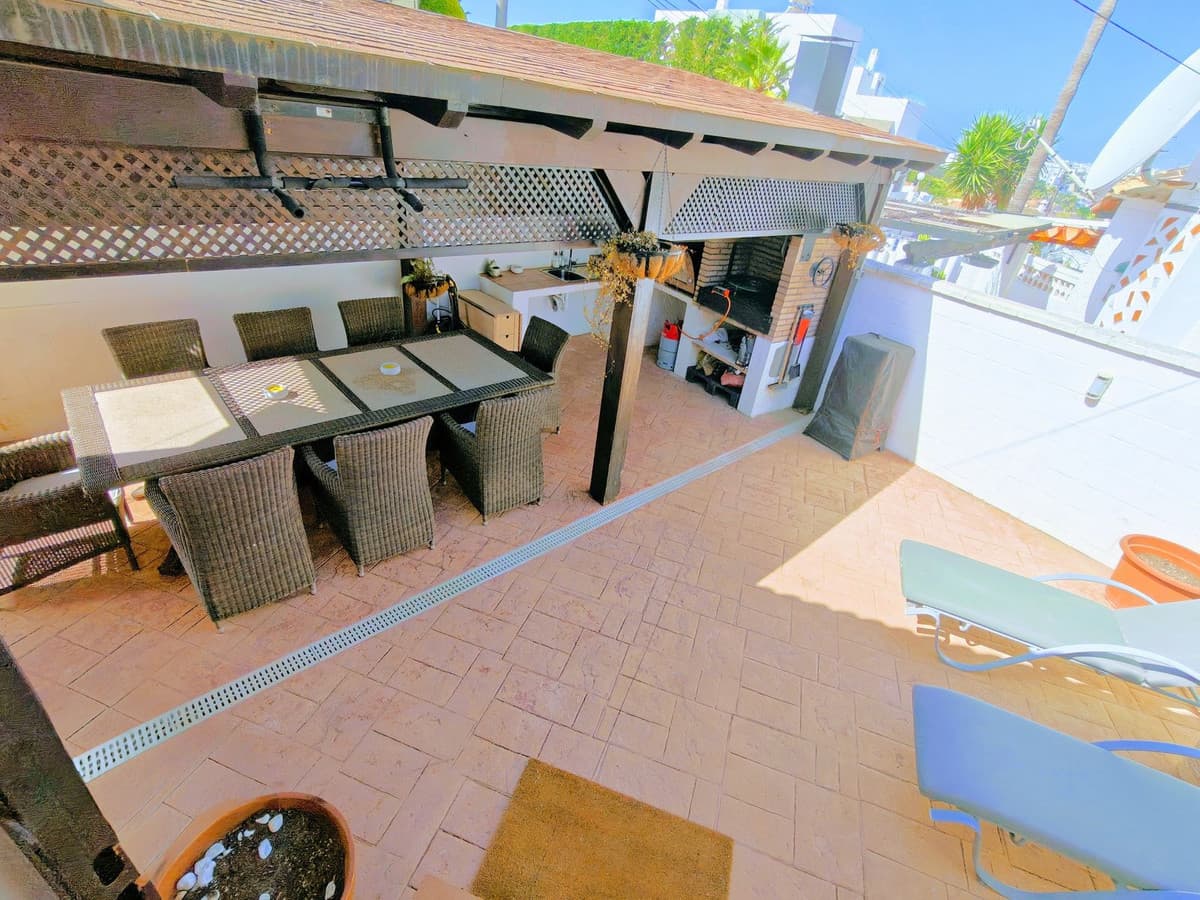 Detached Villa in El Faro — photo 2 of 10