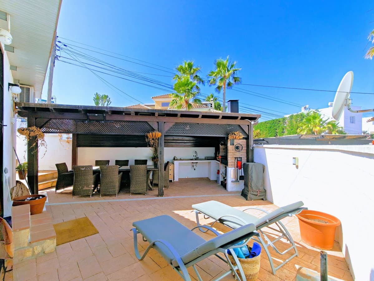 Detached Villa in El Faro — photo 4 of 10