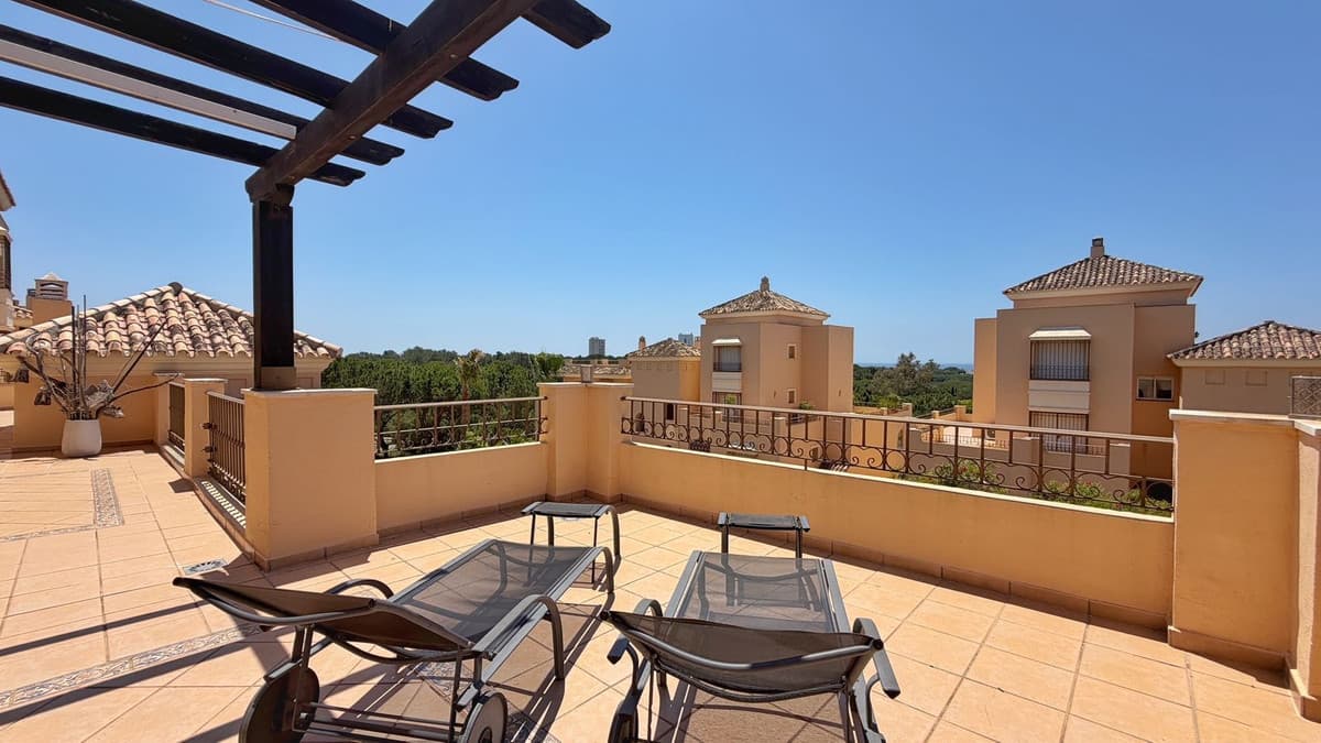 Penthouse Duplex in Elviria — photo 7 of 10