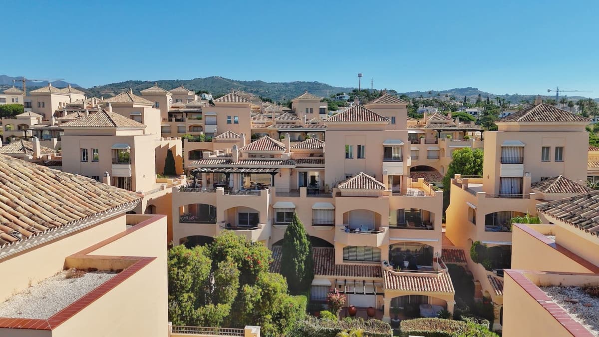 Penthouse Duplex in Elviria — photo 10 of 10