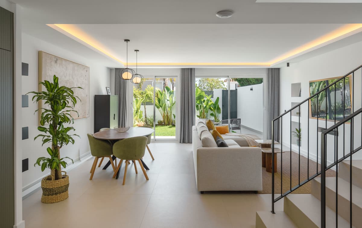 Townhouse in Nueva Andalucía — photo 1 of 10