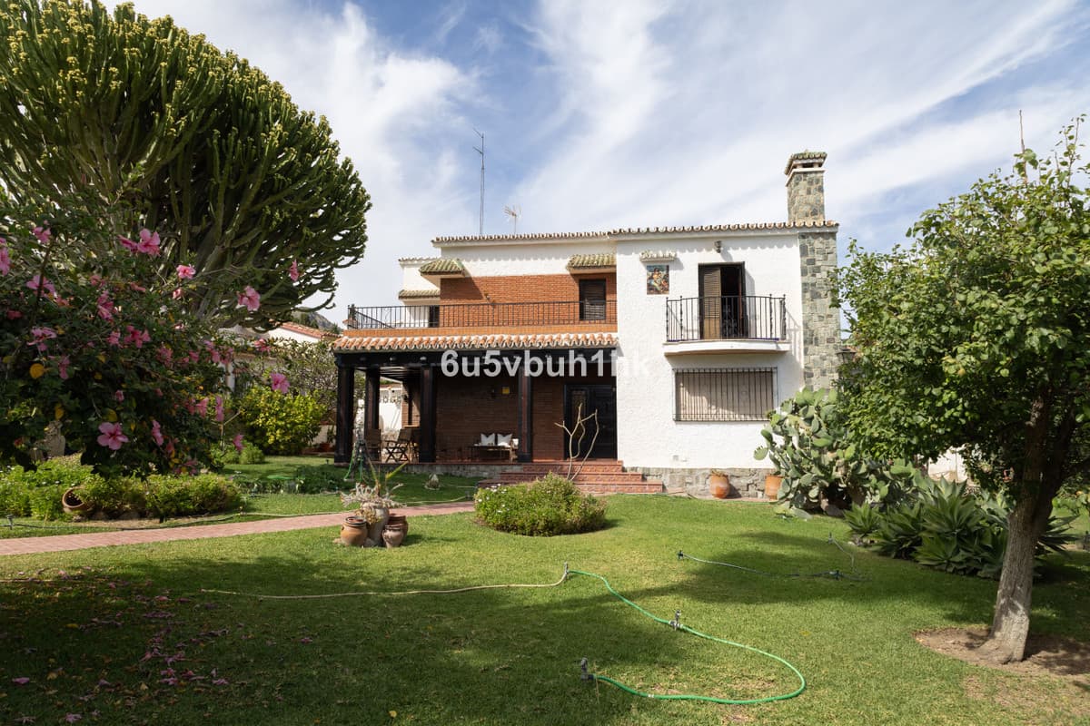 Townhouse in Málaga — photo 3 of 10