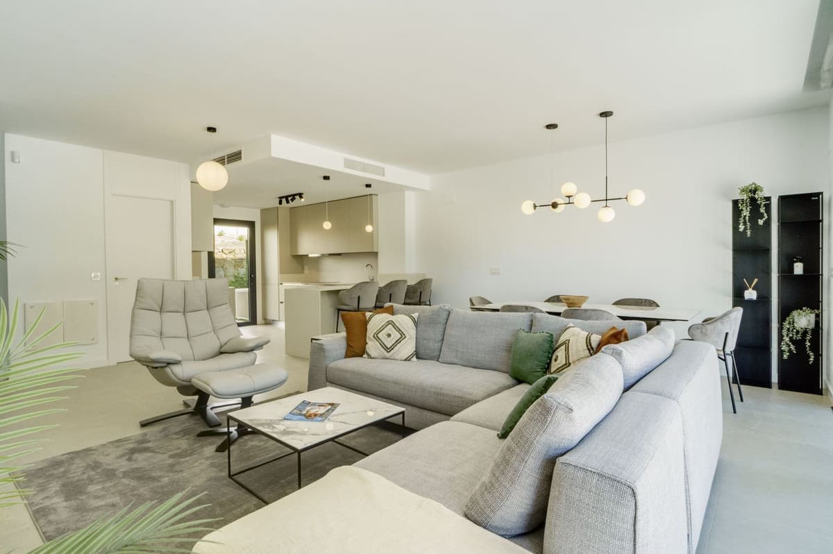 Semi-Detached House in Estepona — photo 1 of 10