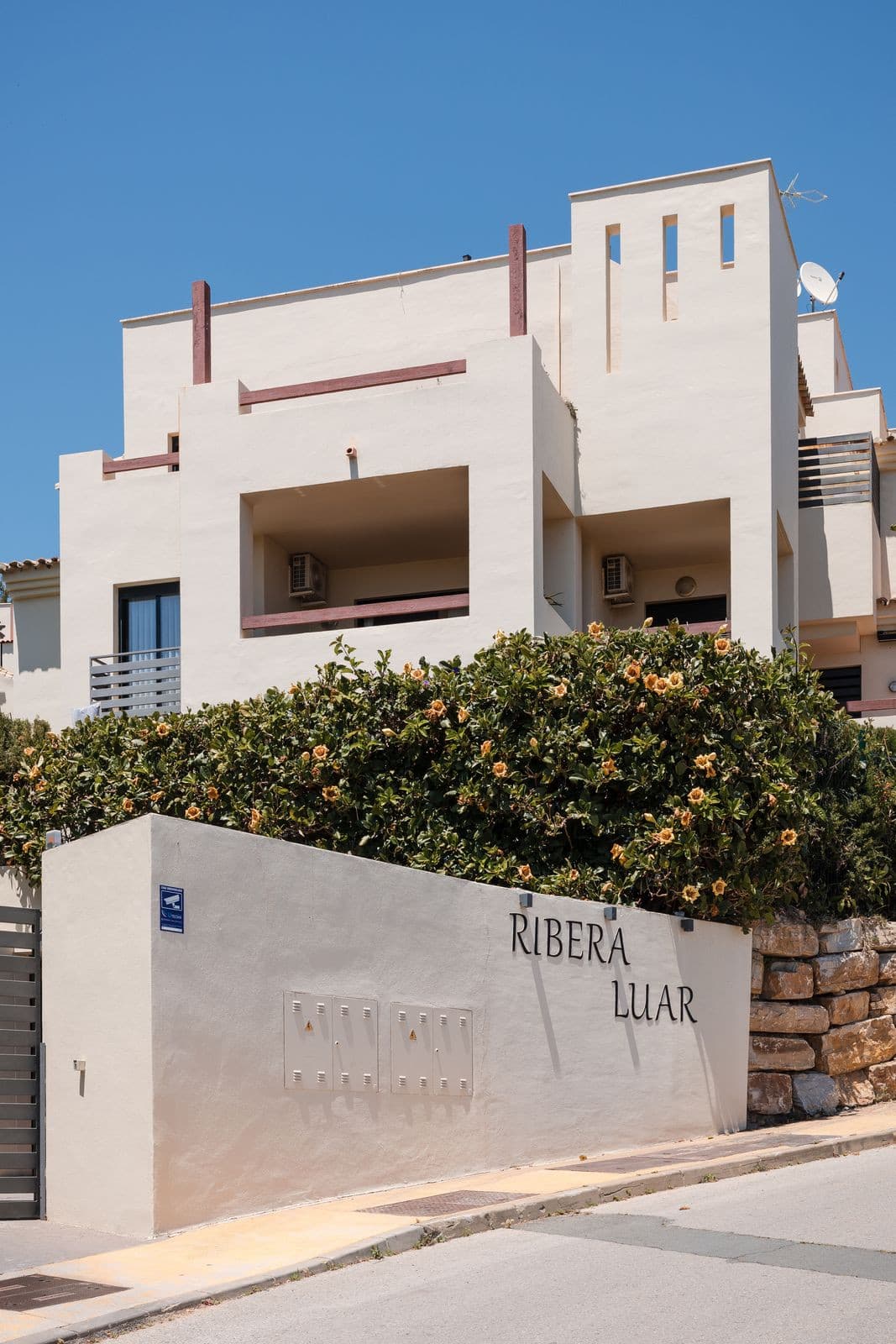 Middle Floor Apartment in Estepona — photo 4 of 10