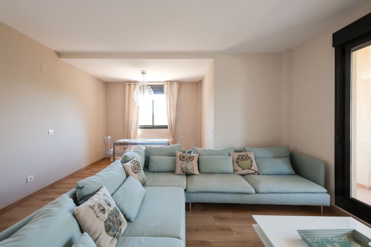 Middle Floor Apartment in Estepona — photo 6 of 10