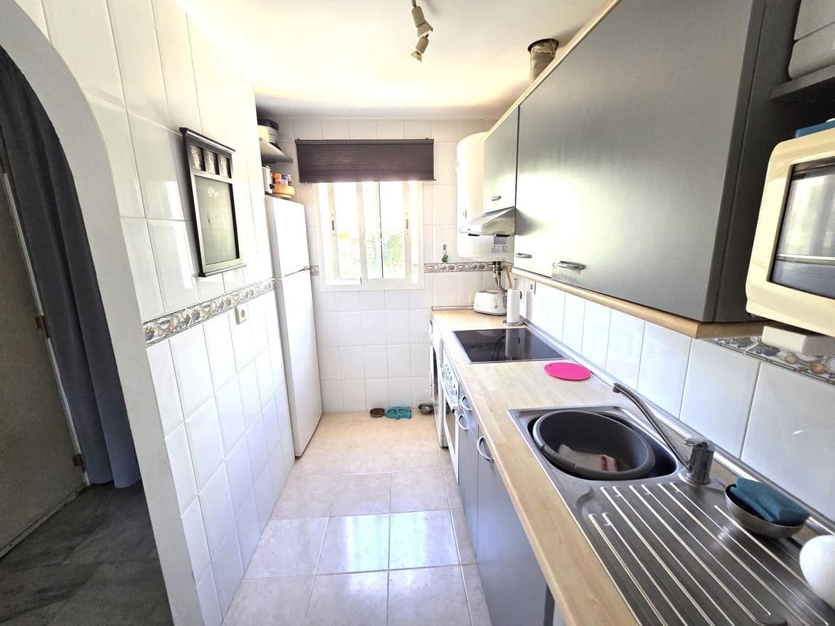 Middle Floor Apartment in Miraflores — photo 2 of 10