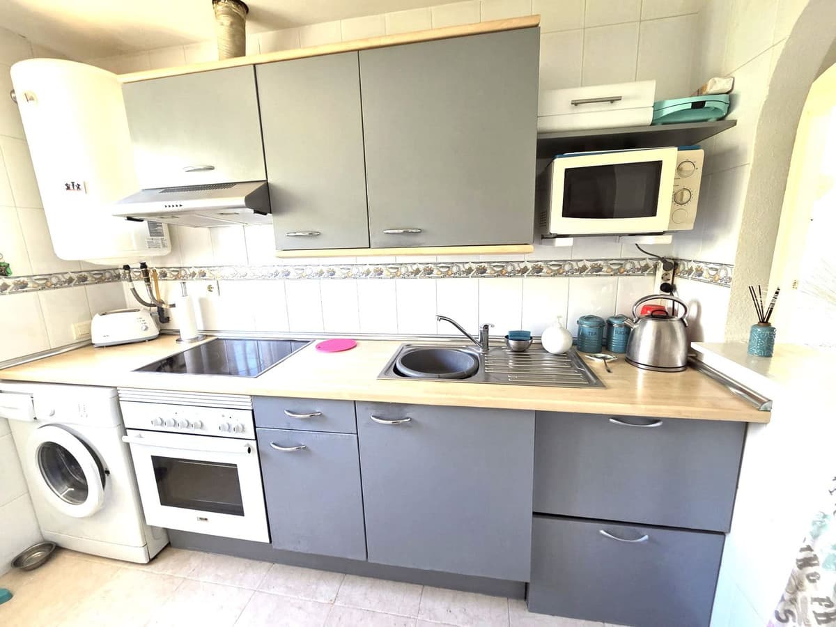 Middle Floor Apartment in Miraflores — photo 3 of 10