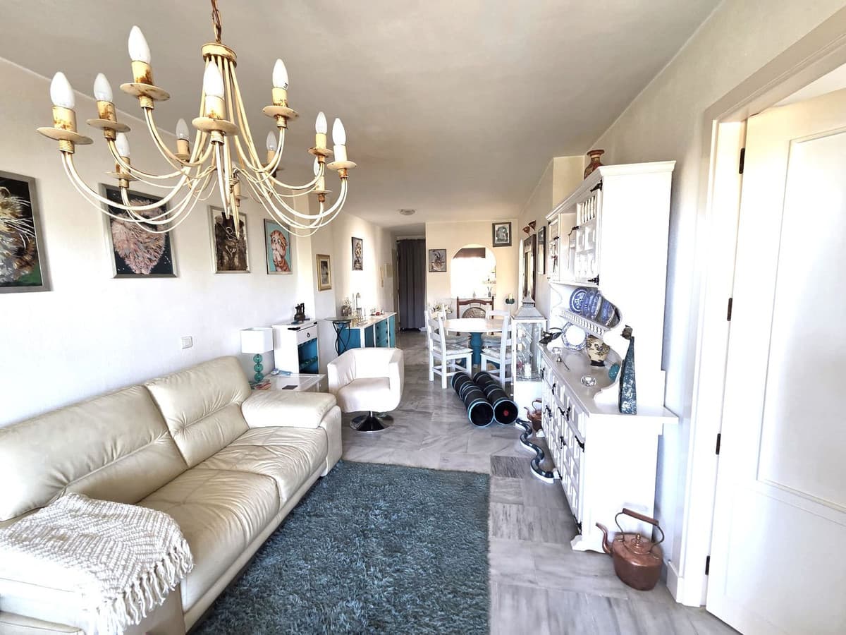 Middle Floor Apartment in Miraflores — photo 5 of 10
