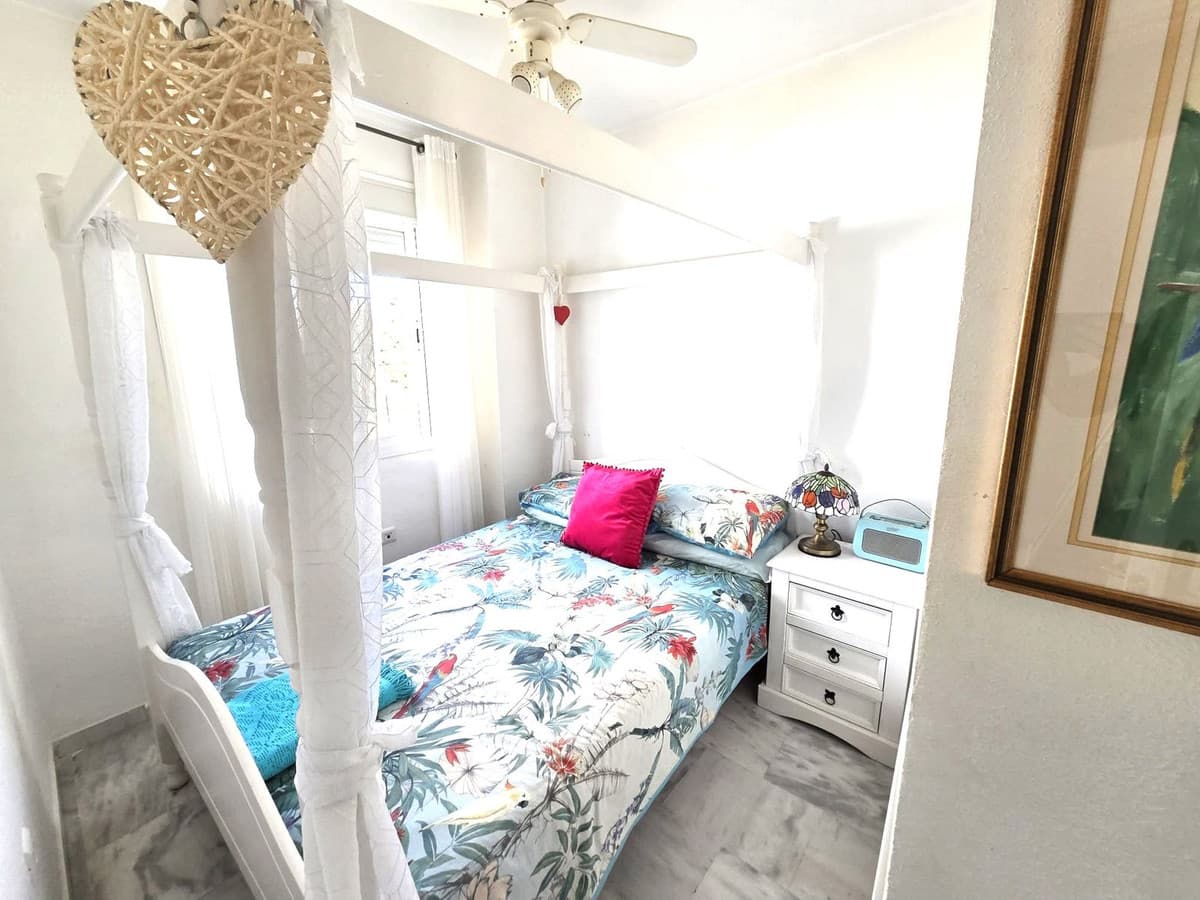 Middle Floor Apartment in Miraflores — photo 8 of 10