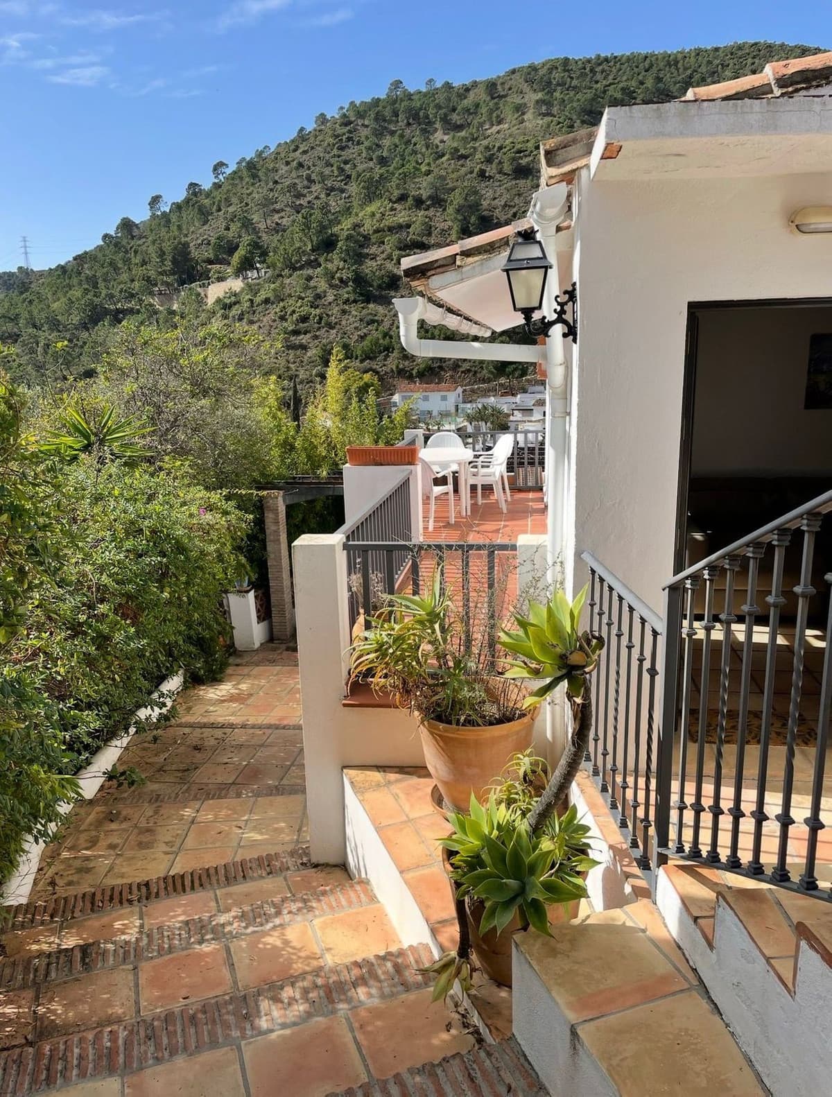 Detached Villa in Benahavís — photo 4 of 10