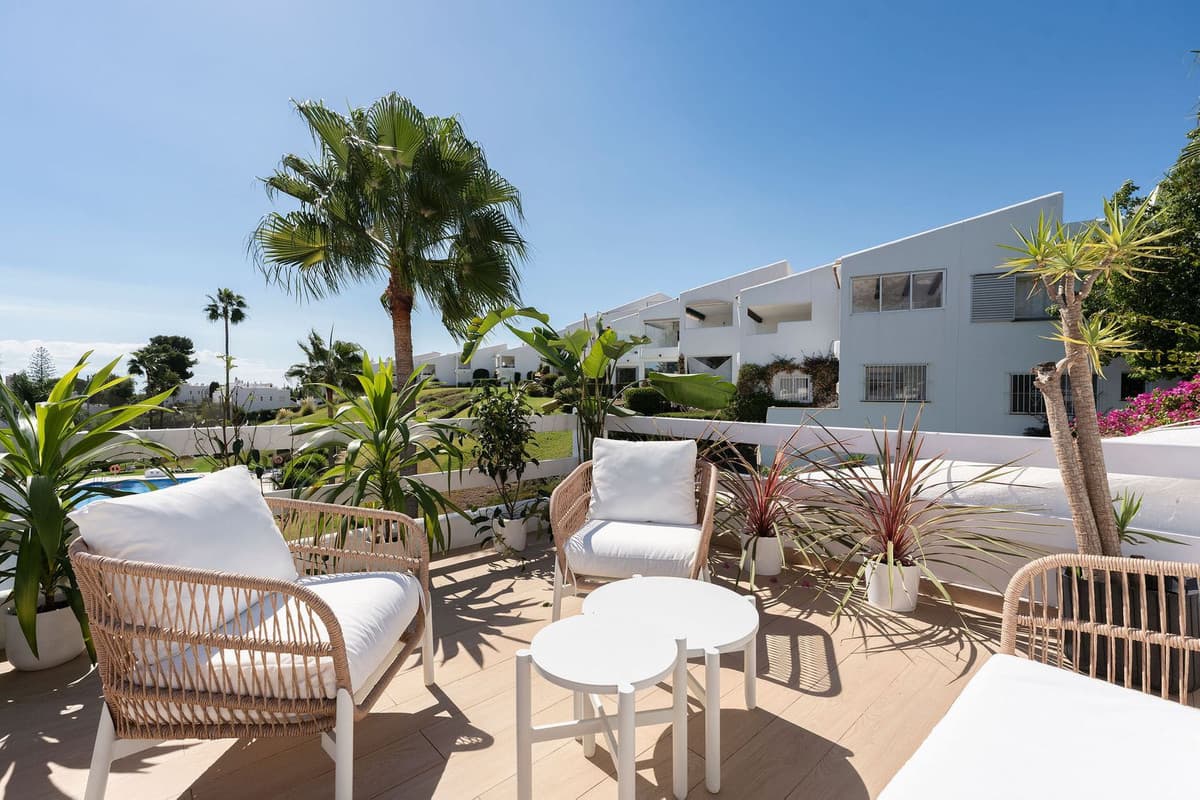 Penthouse Duplex in Nueva Andalucía — photo 1 of 10