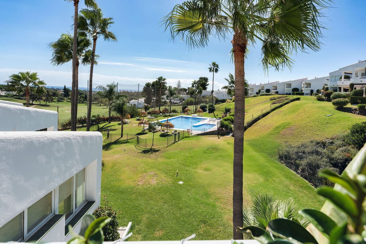 Penthouse Duplex in Nueva Andalucía — photo 6 of 10