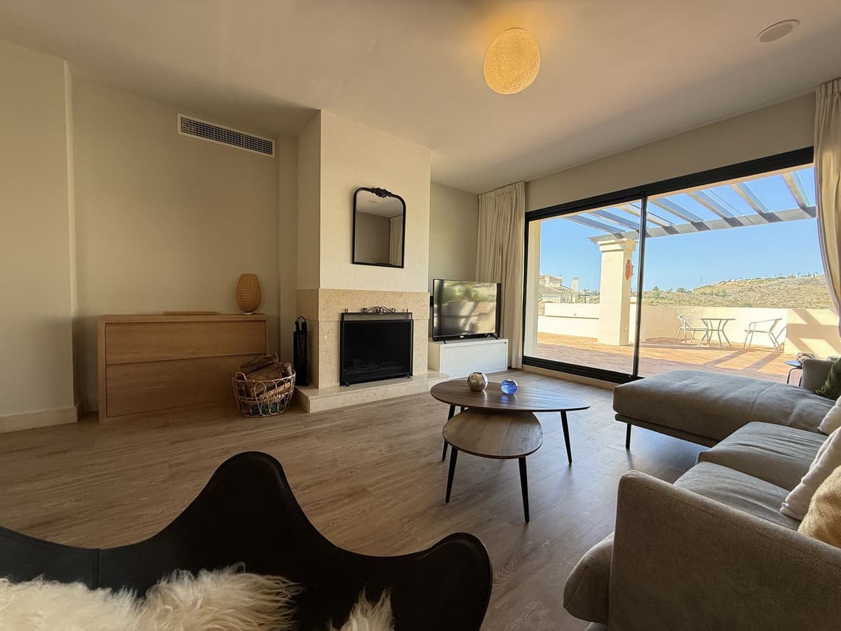 Penthouse Duplex in Benahavís — photo 7 of 10