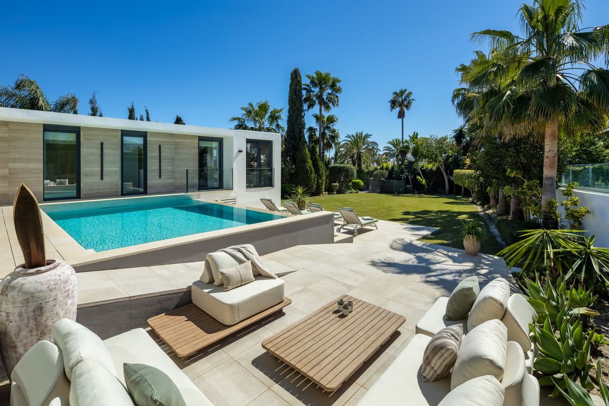 Detached Villa in Nueva Andalucía — photo 3 of 10
