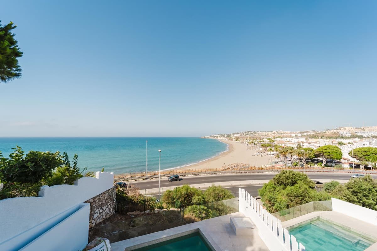Detached Villa in La Cala de Mijas — photo 2 of 10