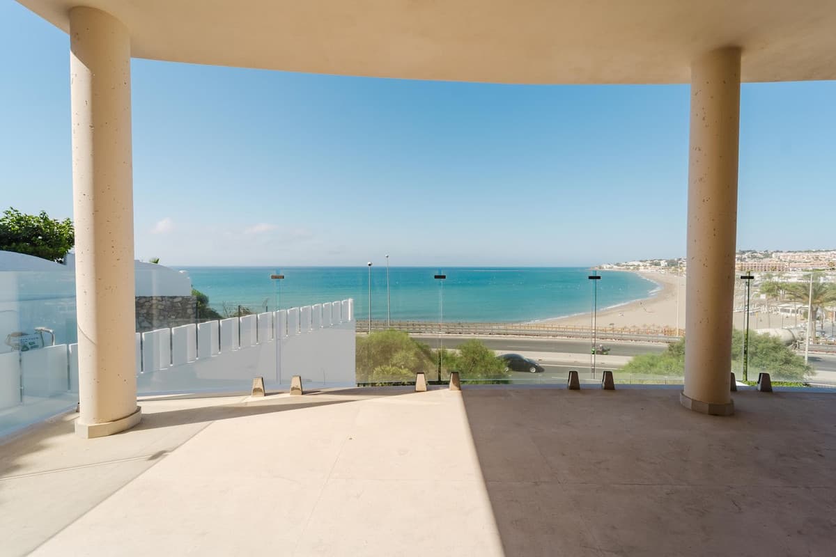 Detached Villa in La Cala de Mijas — photo 2 of 10