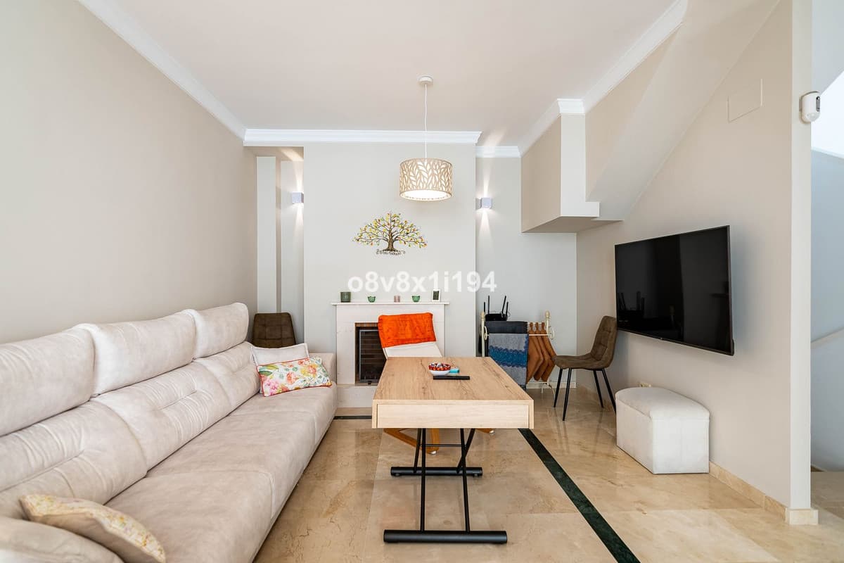 Semi-Detached House in Casares — photo 3 of 10