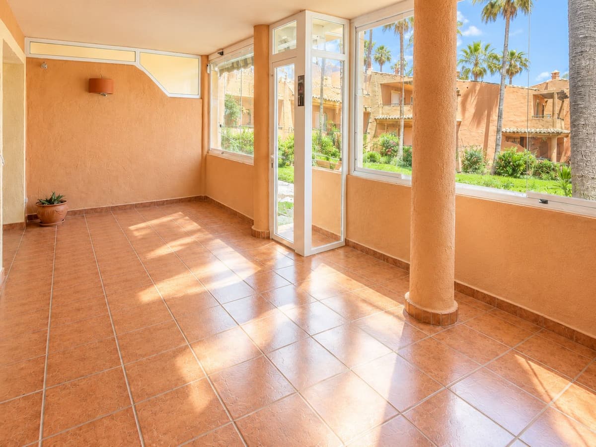 Ground Floor Apartment in Estepona — photo 3 of 10