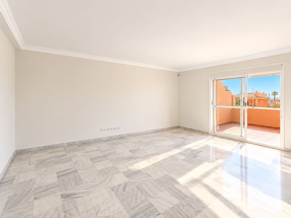 Ground Floor Apartment in Estepona — photo 8 of 10