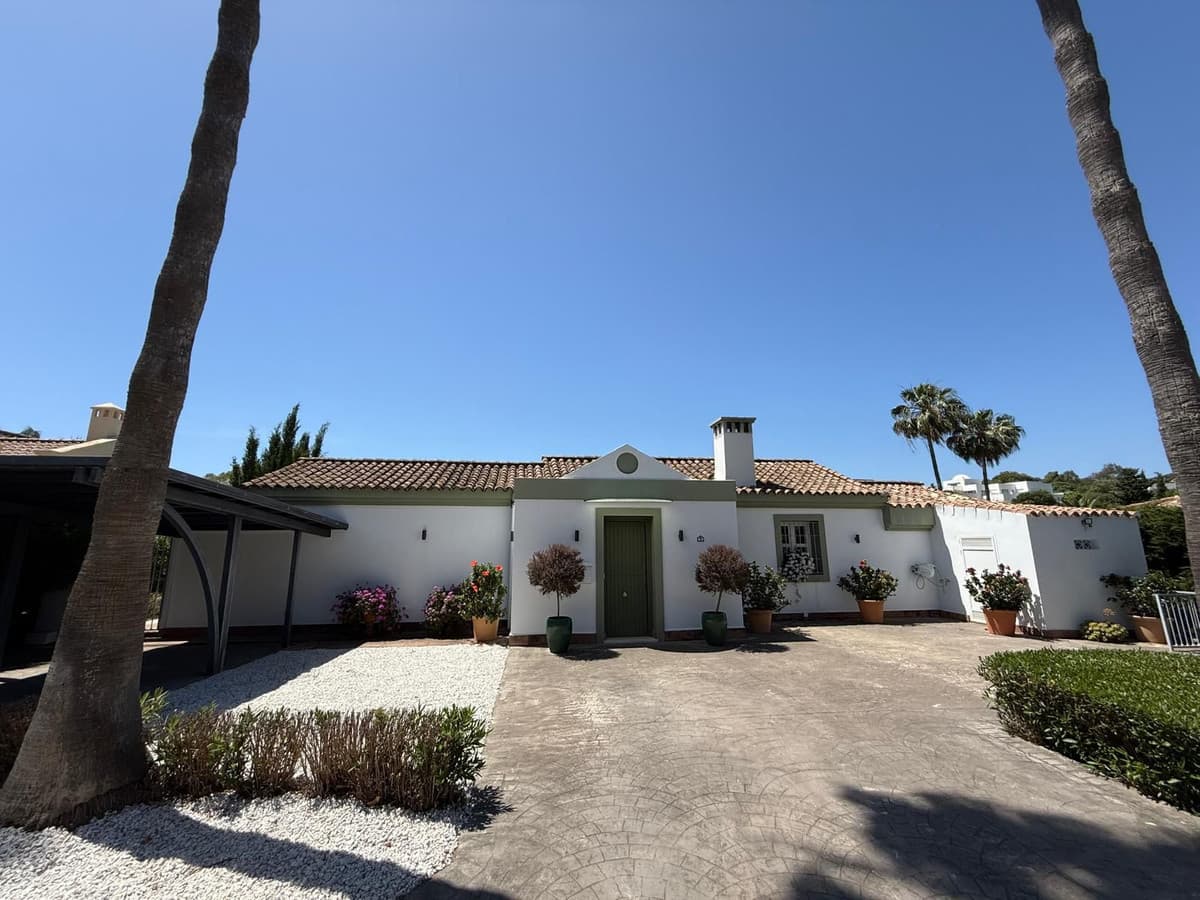 Detached Villa in Sotogrande Alto — photo 2 of 10