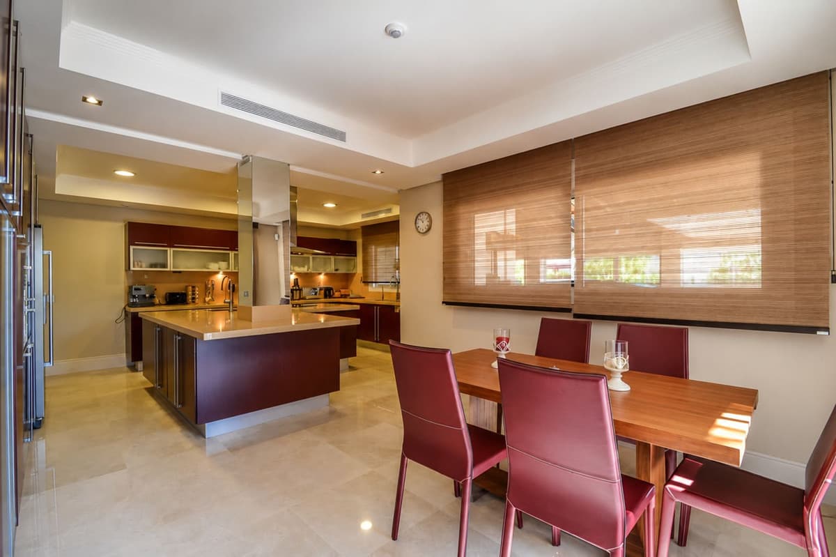 Detached Villa in Marbella — photo 9 of 10