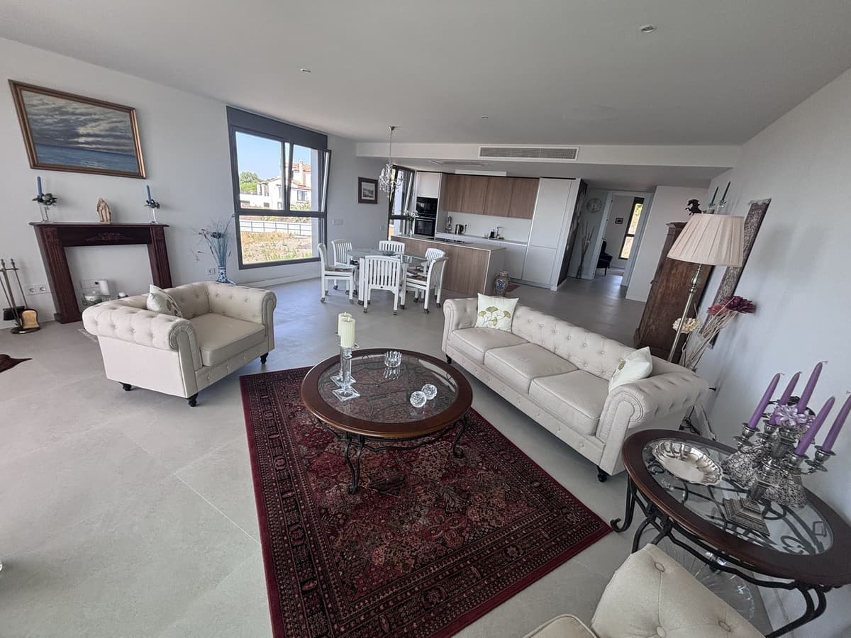 Middle Floor Apartment in Selwo — photo 1 of 10