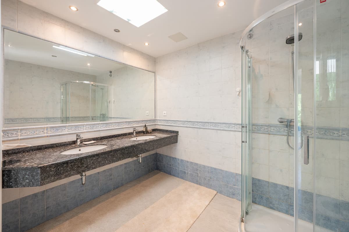 Semi-Detached House in Hacienda Las Chapas — photo 10 of 10