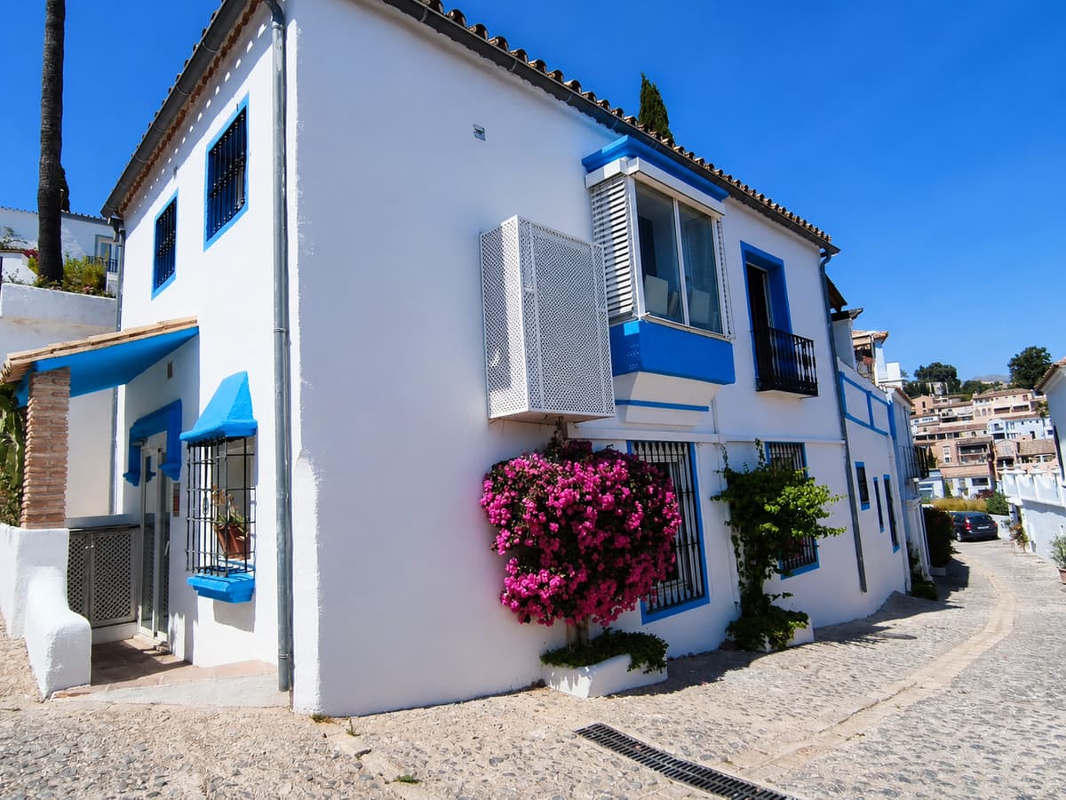 Detached Villa in El Madroñal — photo 1 of 10