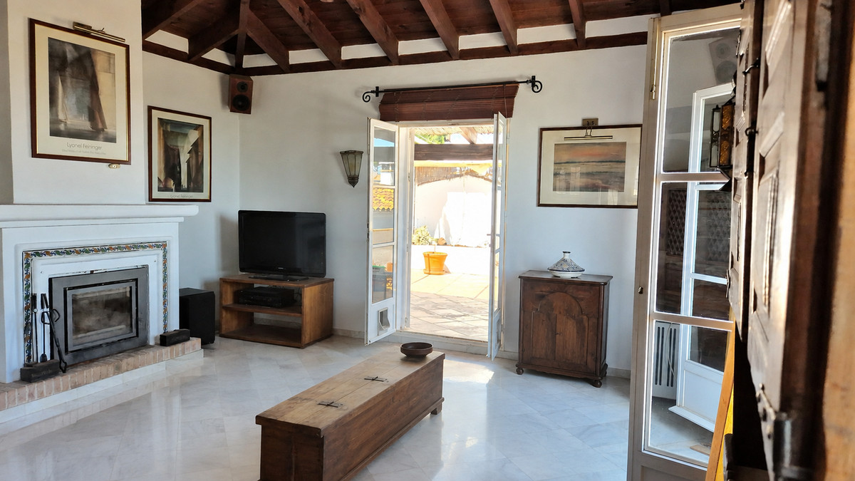Detached Villa in El Madroñal — photo 7 of 10