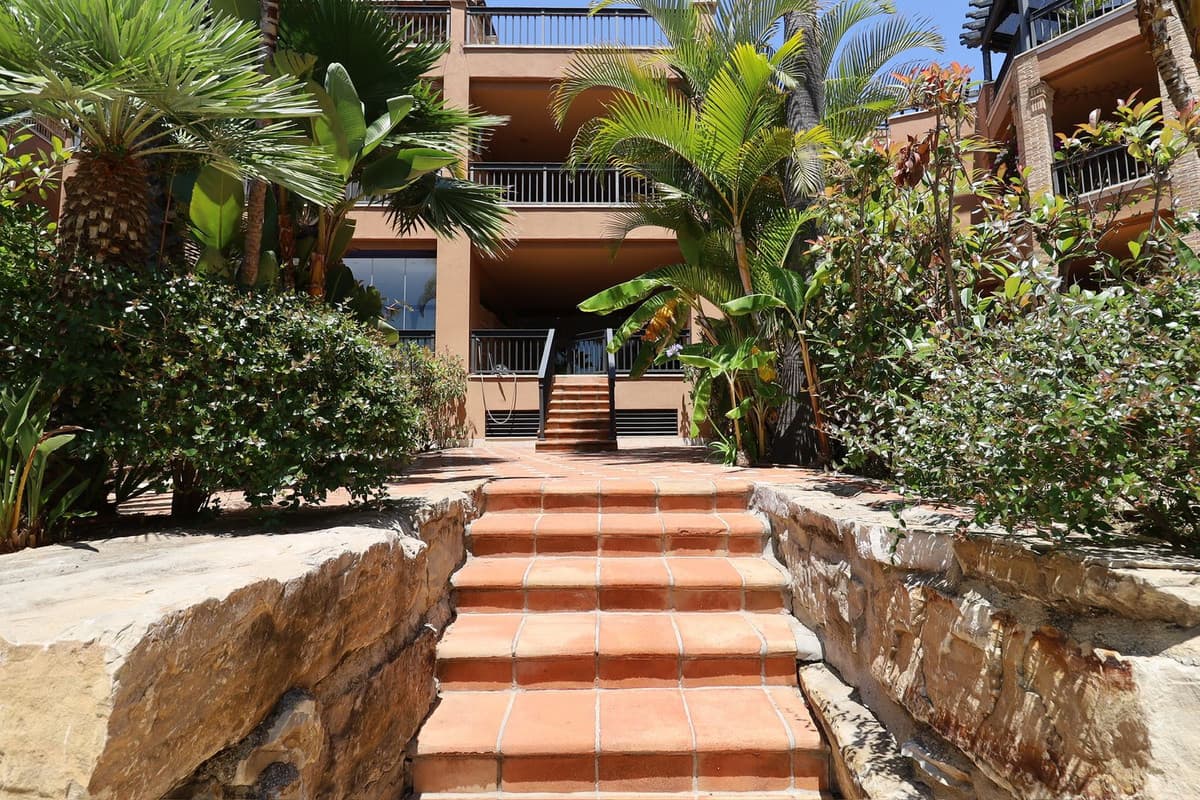 Ground Floor Apartment in San Pedro de Alcántara — photo 8 of 10