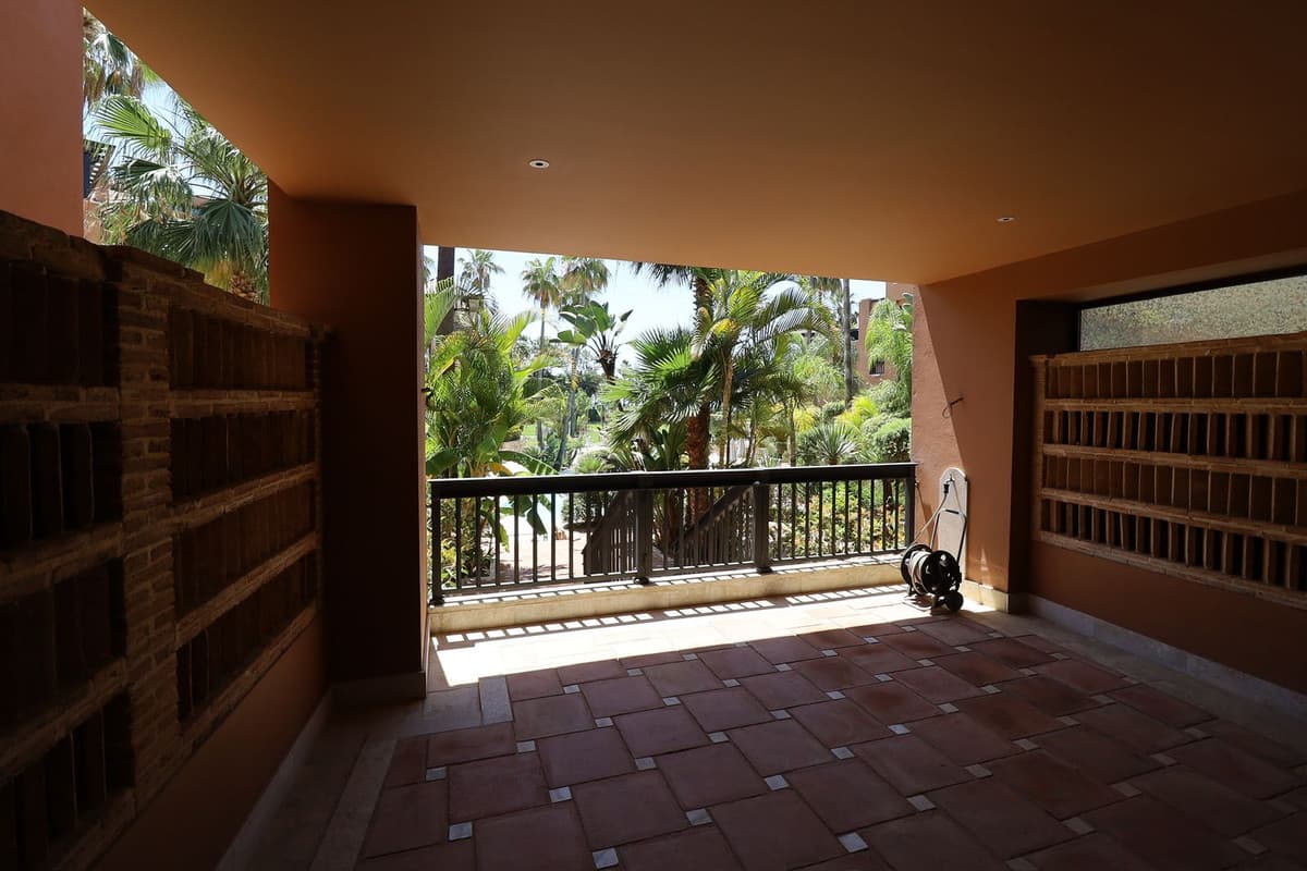 Ground Floor Apartment in San Pedro de Alcántara — photo 9 of 10