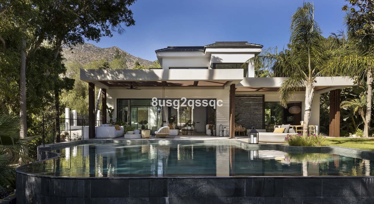 Detached Villa in Marbella — photo 2 of 10