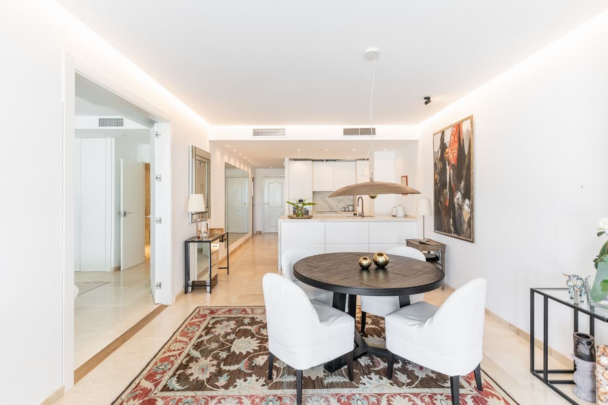 Middle Floor Apartment in Estepona — photo 4 of 10