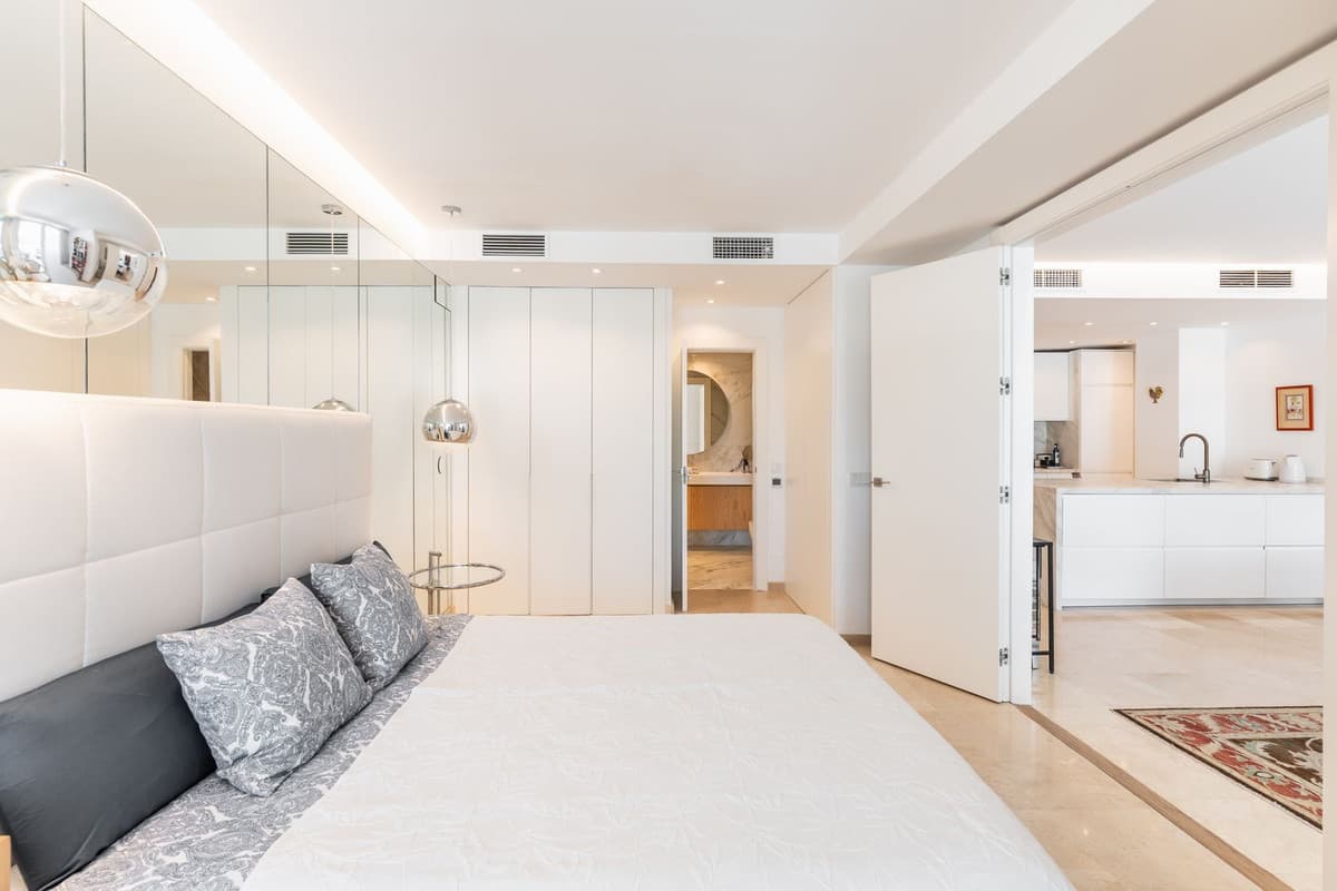 Middle Floor Apartment in Estepona — photo 10 of 10
