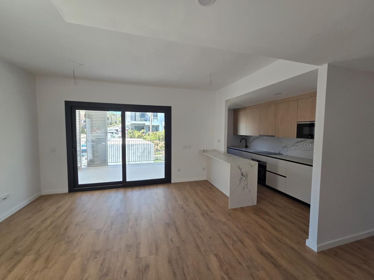 Middle Floor Apartment in Estepona — photo 5 of 10