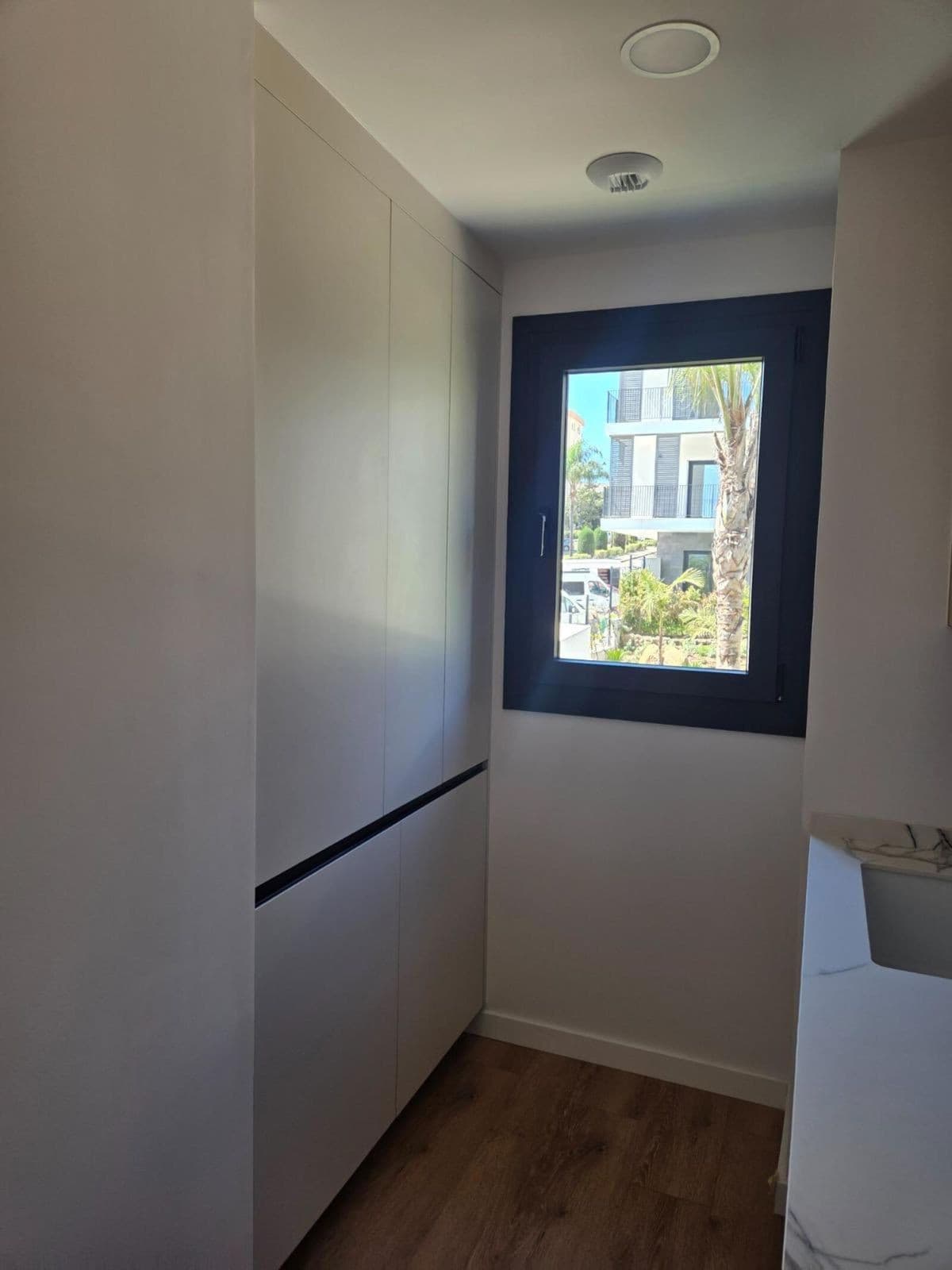 Middle Floor Apartment in Estepona — photo 8 of 10