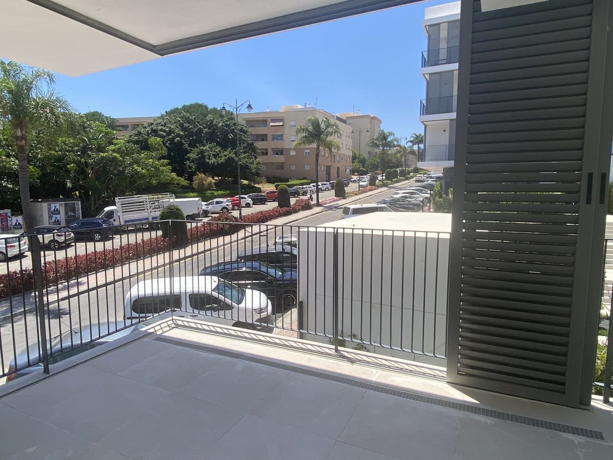 Middle Floor Apartment in Estepona — photo 10 of 10